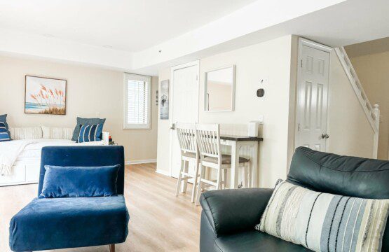 Need to get a little work done while you’re away? Your suite is equipped with high-speed wifi and personal desk space. Set yourself up for success, even while on vacation! Don’t forget to make time to relax now…