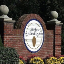 Welcome to the Spa at Norwich Inn! Our Villas are steps away from the front entrance to the Inn. Book a relaxing spa package to complete your stay!