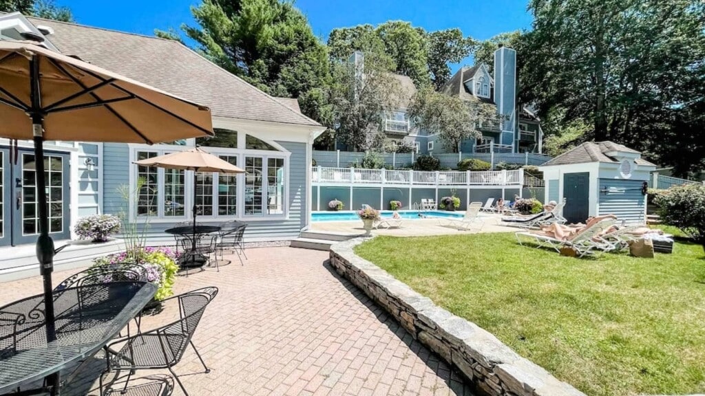 Heated Pool In Clubhouse 1. Open May-October Come enjoy this Complimentary clubhouse during your stay! Just a short walk from your villa and features a jacuzzi, sauna, and cardio room! A laundry facility is also available (fees apply).
