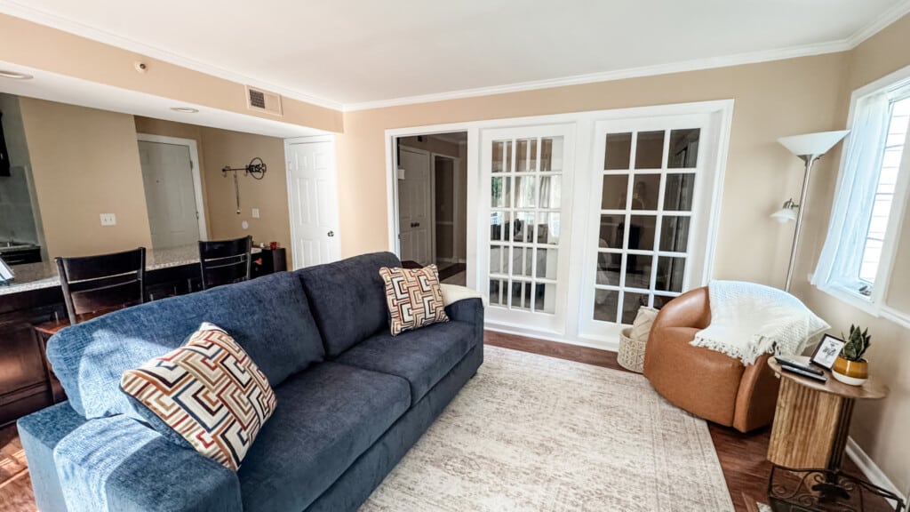 Snuggle up, a favorite spot amongst guests, to watch a movie or enjoy the fireplace, you’ll feel right at home!