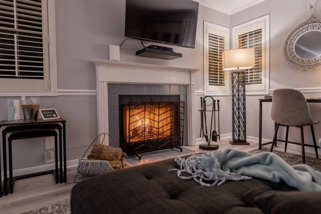 Need a cozy night in? Stay put and enjoy your wood burning fireplace when celebrating your next special occasion! Check out our extras on Instagram @villasignor!