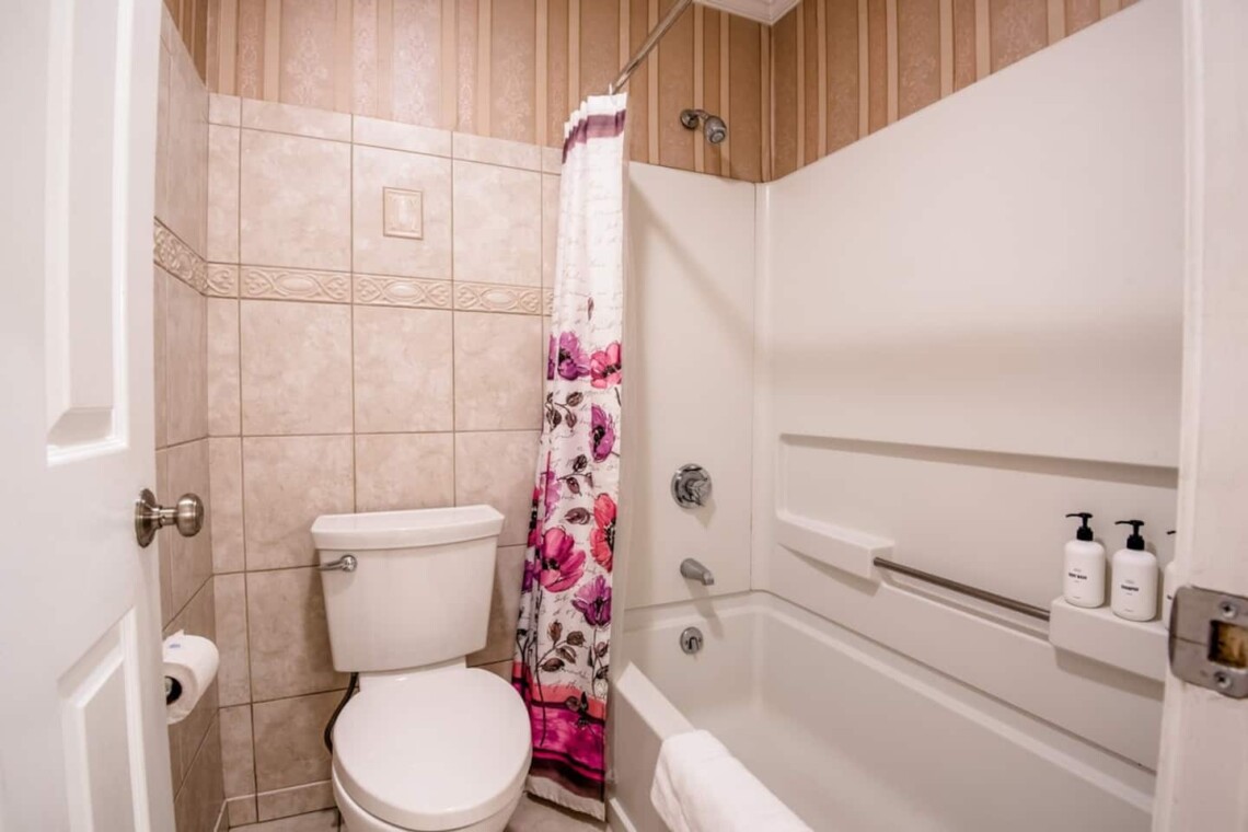 Your bathroom will be stocked with fresh towels and Public Goods toiletries. (shampoo, conditioner, body wash, etc.) Public Goods products are made from wholesome ingredient.