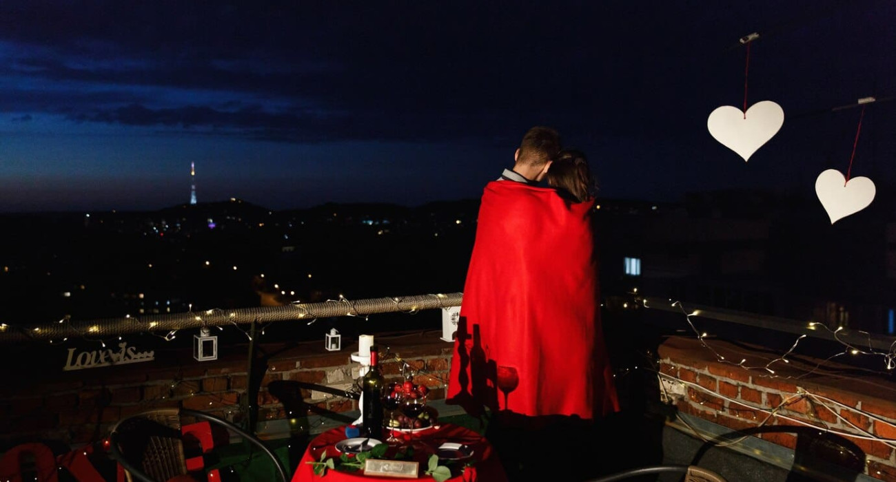 boy-girl-hug-each-other-tender-standing-rooftop-rays-evening-lights_8353-7134 Romantic getaway